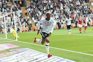 Talisca maçın ardından ayrılığı açıkladı