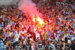 BŞB. Erzurumspor Bursa'da kupayı kaldırdı