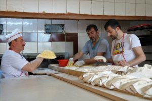 Fırın ustalarının sıcakla imtihanı