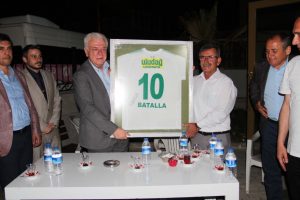 Bursaspor Başkanı Ay: ''Taraftar kadar sahiplenmiyorlar''