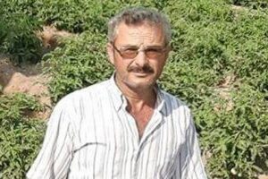 Kullandığı traktörün altında kaldı