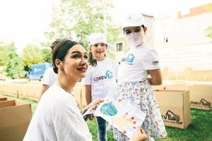 Birce Akalay, LÖSEV'İ ziyaret etti