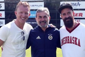 Kocaman Kuyt'ın jübilesinde Liverpool'un başına geçecek