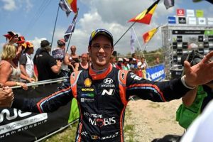 Portekiz'de zafer Neuville'in oldu!