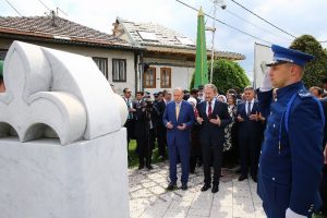 Erdoğan'dan Kovaçi Şehitliği'ne ziyaret