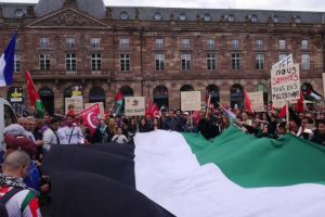 Fransa'da Filistin'e destek gösterileri düzenlendi