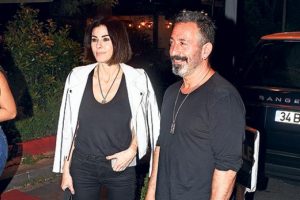 Cem Yılmaz'dan arabesk serenat