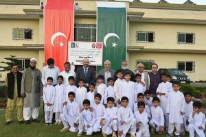 TİKA'dan Pakistanlı 600 yetim çocuğa iftar