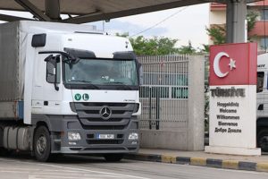 Sınır kapılarında TIR kuyruğu azalıyor