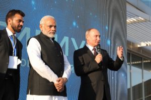 Putin ve Modi bir araya geldi
