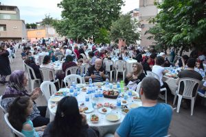 Bursa Yıldırım Belediye Başkanı Edebali Bereket sofralarına konuk oldu