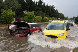 Meteoroloji sel uyarısı yaptı!