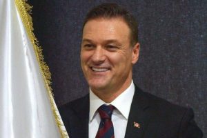 AK Partili Sarı, Özalan'ın adaylığına tepki gösterdi: Siyaseti bırakıyorum
