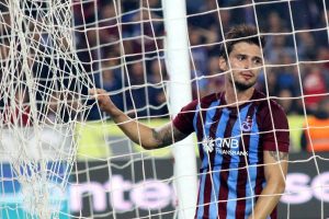Trabzonspor kalesinden yıkıldı