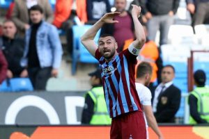 Beşiktaş'tan Burak Yılmaz'a: Bonservisini al da gel
