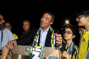 Ali Koç Fenerbahçeli taraftarlarla buluştu