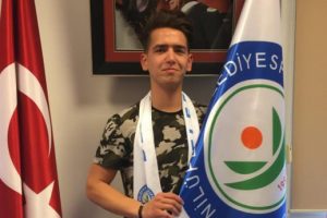 Bursa Nilüfer Belediyespor, genç oyuncularla sözleşmeyi uzattı