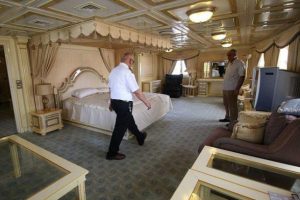 Saddam'ın yatı otel olarak hizmete giriyor