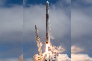 SpaceX Falcon 9 roketiyle 7 uydu fırlattı
