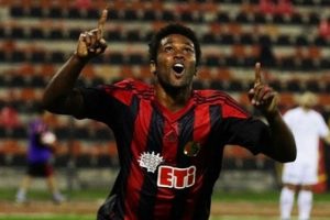 Altay, Bruno Mezenga'nın peşinde