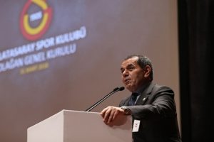 Dursun Özbek ekibini tanıttı!