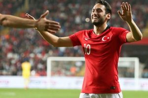 Hakan Çalhanoğlu kadrodan çıkarıldı