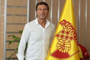 Göztepe Bayram Bektaş'ı resmen açıkladı