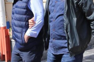 Kuyumcudan para çalan İranlılar tatilde yakalandı