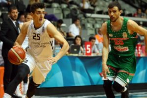 Banvit, çeyrek final serisinde 1-0 öne geçti