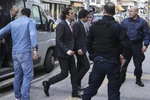 Yunanistan'dan darbecilere iltica hakkı