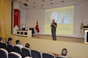 HRÜ'de gençlik ve gelecek konulu konferans