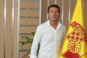 Göztepe'nin 28. teknik direktörü Bayram Bektaş