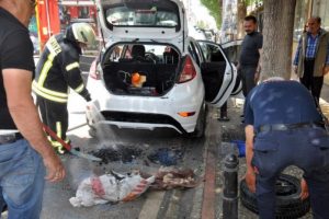 Bagaja bırakılan kömür, otomobili yakıyordu!