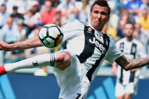 Mandzukic, Juventus'ta kalıyor
