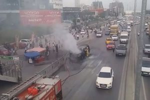 İstanbul E-5'te araç yangını