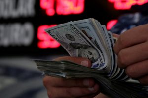 Dolar güne 4.75 liradan başladı!