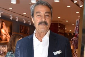 Kadir İnanır'dan barış mesajı