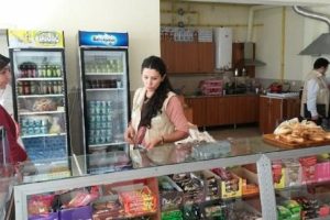Okul kantinine düzenleme! Tost ve poğaçalar küçülüyor