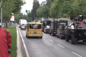 Erdoğan'dan anne ve babasının mezarına ziyaret