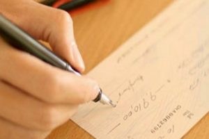 Sahte çekle otobüs satın almaya kalkan 3 kişi tutuklandı