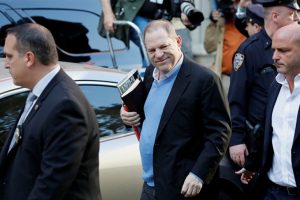 Weinstein, tecavüzden gözaltına alındı