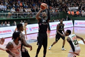Banvit yarı finale yükseldi