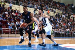 Fenerbahçe Doğuş yarı finalde