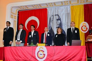 Galatasaray'da başkan adayları son konuşmalarını yaptı