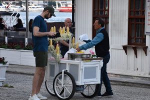 Faruk Sabancı'nın mısırcıyla pazarlığı