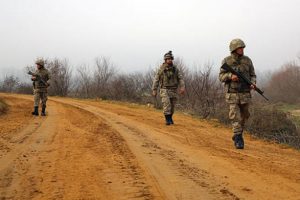 Yunanistan'a kaçmaya çalışan 26 FETÖ şüphelisi yakalandı