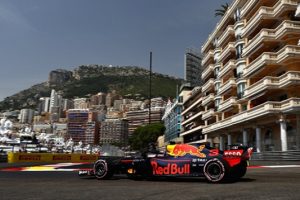 Monaco'da pole pozisyonu Ricciardo'nun
