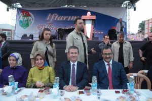 Bakan Canikli Validen sigara bırakma taahhüttü aldı