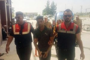Bohçacı kılığında gelip 50 bin liralık altın çaldılar