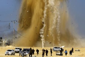 İsrail'den Gazze'deki Hamas hedeflerine hava saldırısı